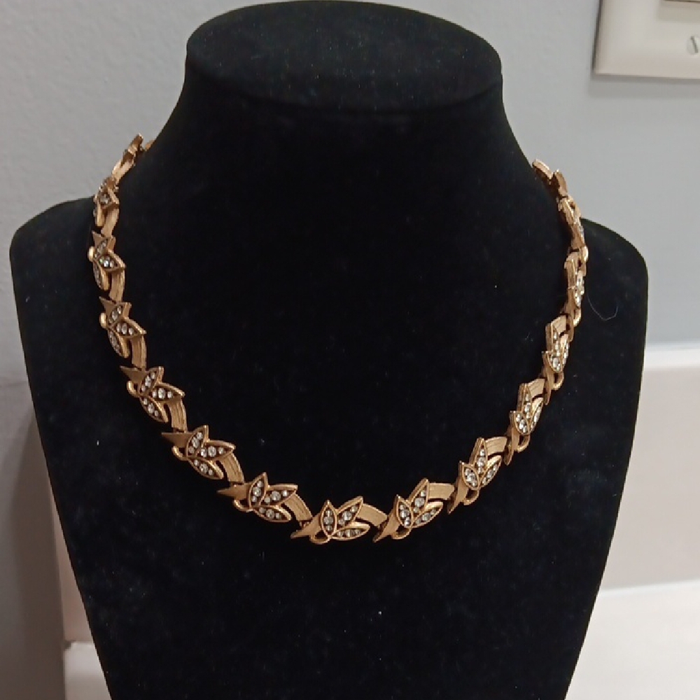 Trifari Gold and Silver Women's Leaf Necklace